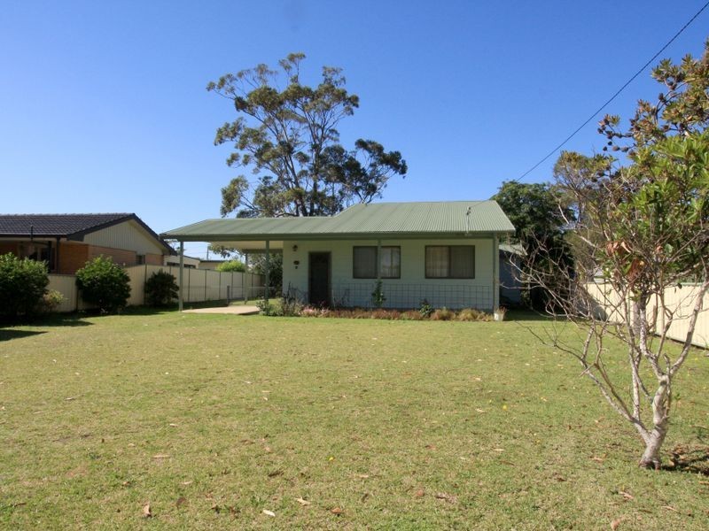2 Ray Street, Sussex Inlet NSW 2540