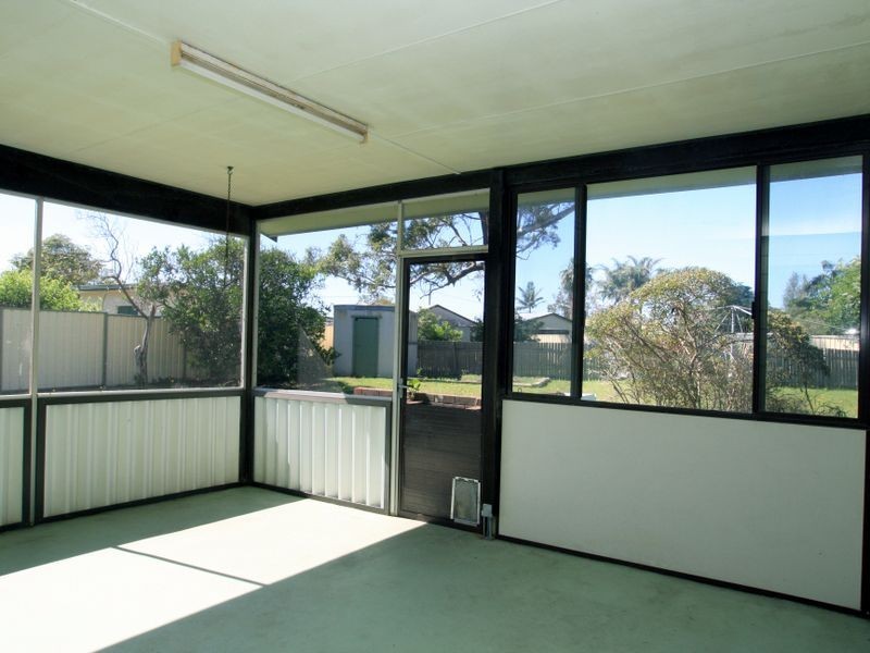 2 Ray Street, Sussex Inlet NSW 2540