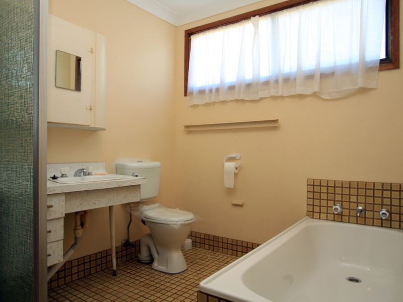 2 Ray Street, Sussex Inlet NSW 2540