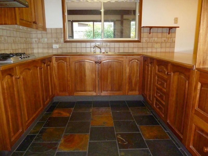 28 Glanville Road, Sussex Inlet NSW 2540