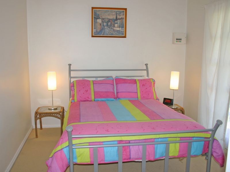 17 Glanville Road, Sussex Inlet NSW 2540