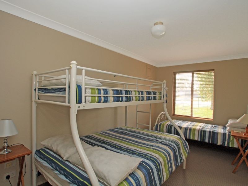 26 Lyons Road, Sussex Inlet NSW 2540
