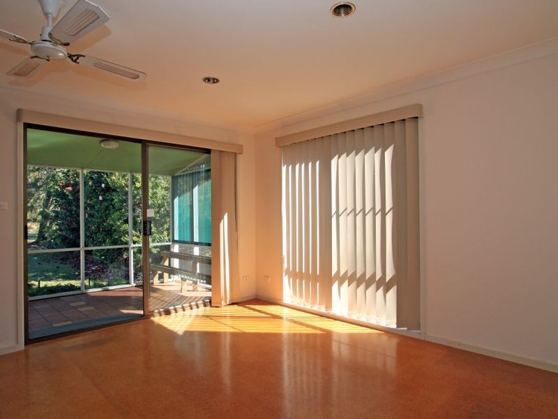 17 Lakeshore Parade, Sussex Inlet NSW 2540