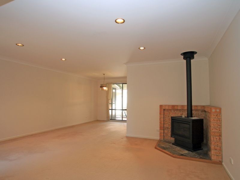 17 Lakeshore Parade, Sussex Inlet NSW 2540