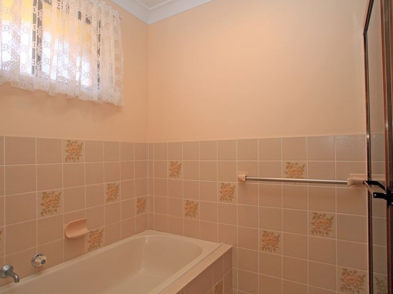 17 Lakeshore Parade, Sussex Inlet NSW 2540