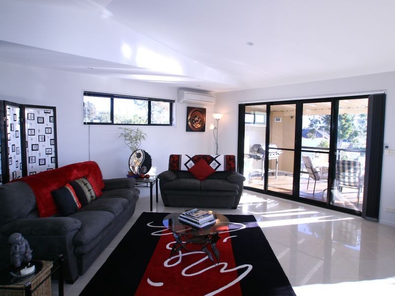 2 Mountain Ash Pl (Cnr Peppermint Drive), Worrigee NSW 2540