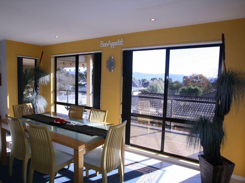 2 Mountain Ash Pl (Cnr Peppermint Drive), Worrigee NSW 2540
