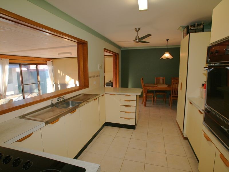 27 Salisbury Drive, Nowra NSW 2541