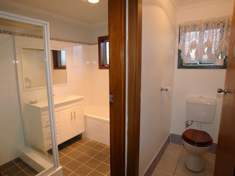 27 Salisbury Drive, Nowra NSW 2541