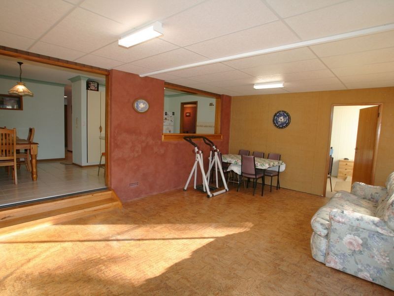 27 Salisbury Drive, Nowra NSW 2541