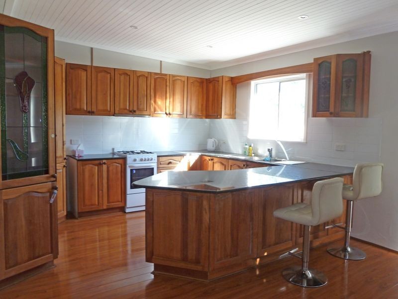 9 Ocean View Road, Sussex Inlet NSW 2540