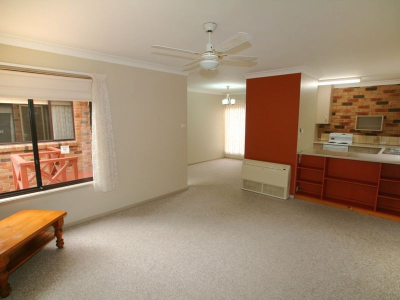 7/76 Brinawarr Street, Bomaderry NSW 2541
