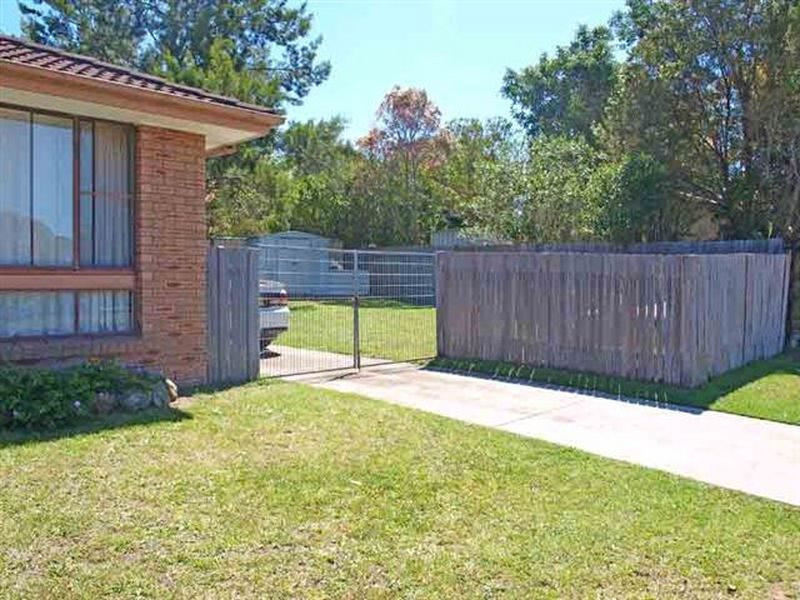 2 Balmaringa Ave, North Nowra NSW 2541
