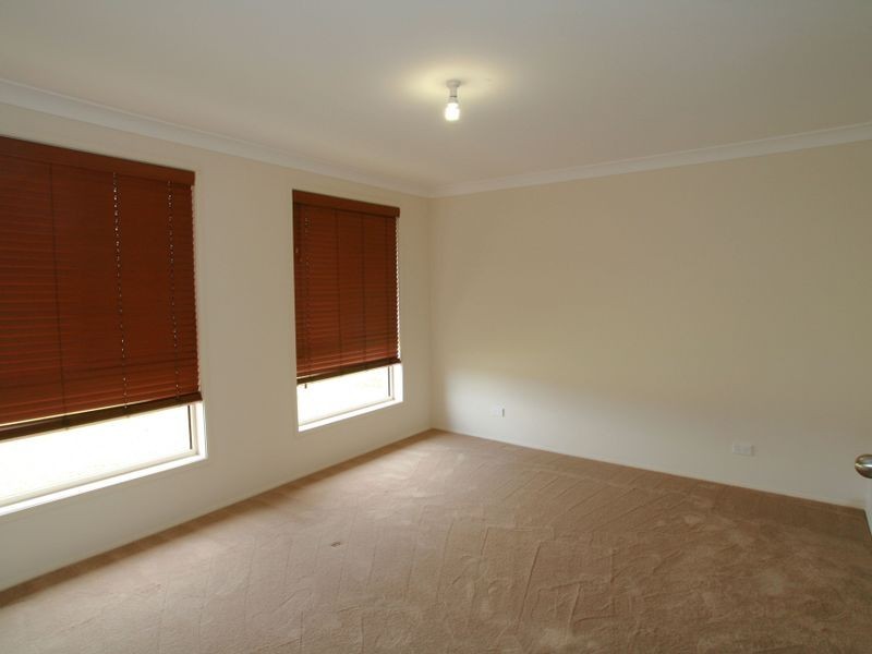 30 Golden Ash Close, Worrigee NSW 2540