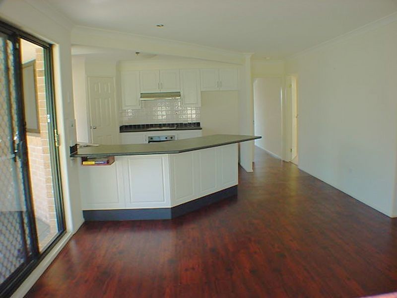 10 Freesia Crescent, Bomaderry NSW 2541