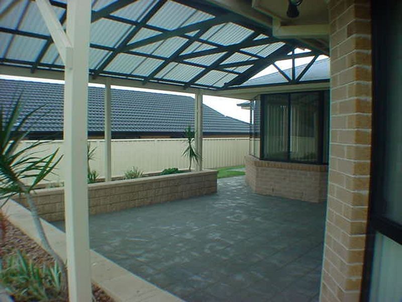 10 Freesia Crescent, Bomaderry NSW 2541