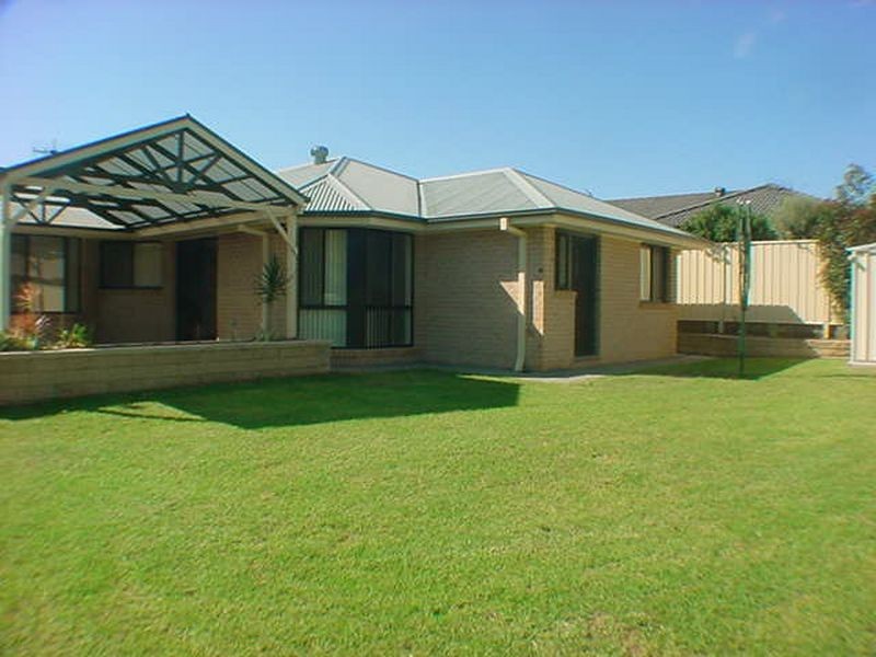 10 Freesia Crescent, Bomaderry NSW 2541