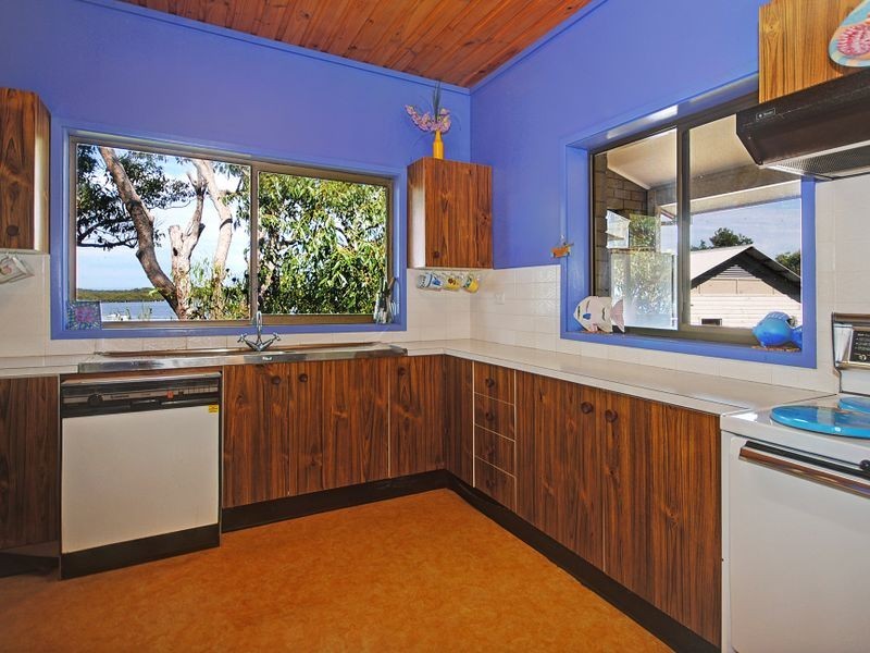 8 Hay Avenue, Shoalhaven Heads NSW 2535