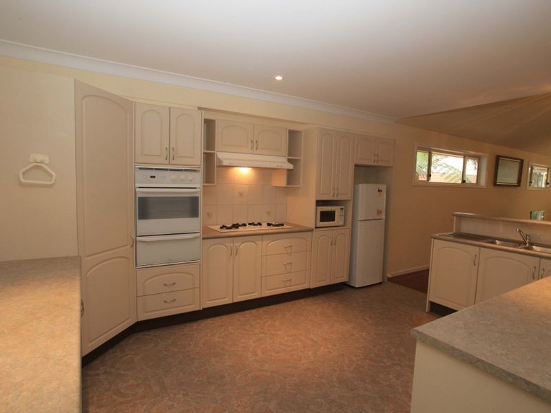 3 Fairview Crescent, Sussex Inlet NSW 2540