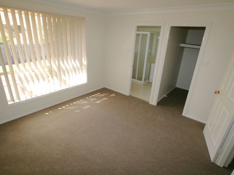 88 Jasmine Drive, Bomaderry NSW 2541