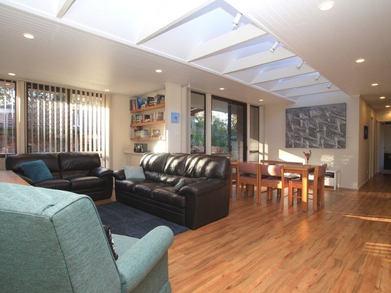 20 Lakeshore Parade, Sussex Inlet NSW 2540