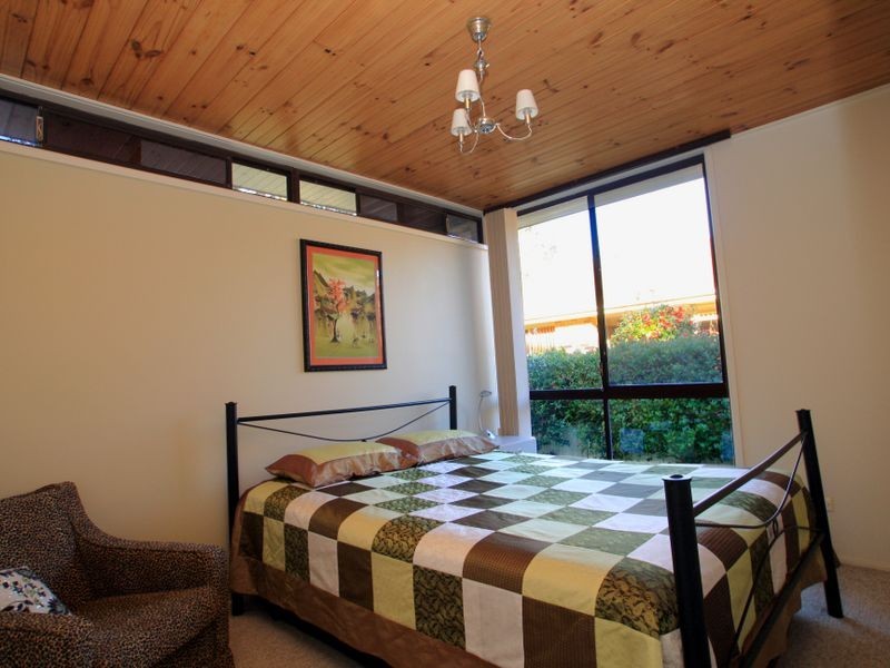 20 Lakeshore Parade, Sussex Inlet NSW 2540