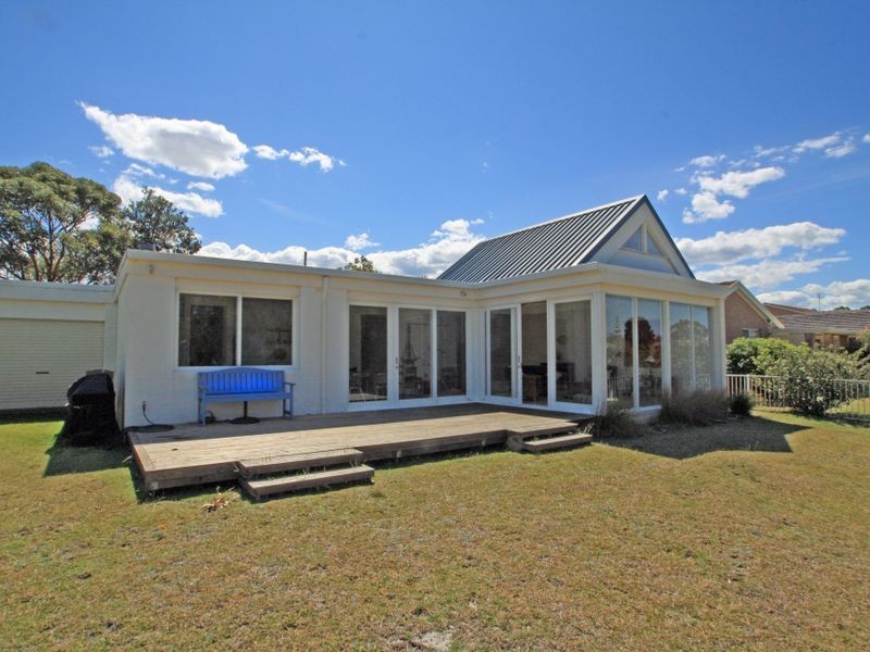 35 Thora Street, Sussex Inlet NSW 2540