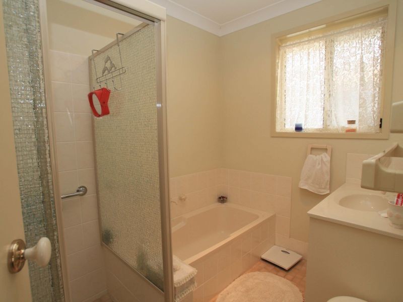 15 Lagoon Crescent, Sussex Inlet NSW 2540