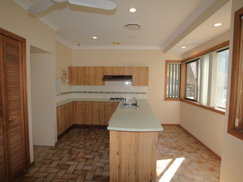 16 Meadowlake Avenue, Berrara NSW 2540