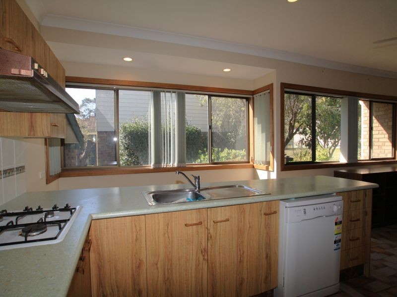 16 Meadowlake Avenue, Berrara NSW 2540