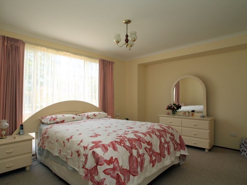 18 Plover Close, Sussex Inlet NSW 2540