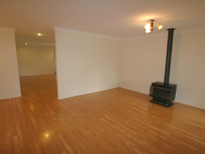 2 Garden Grove, Worrigee NSW 2540