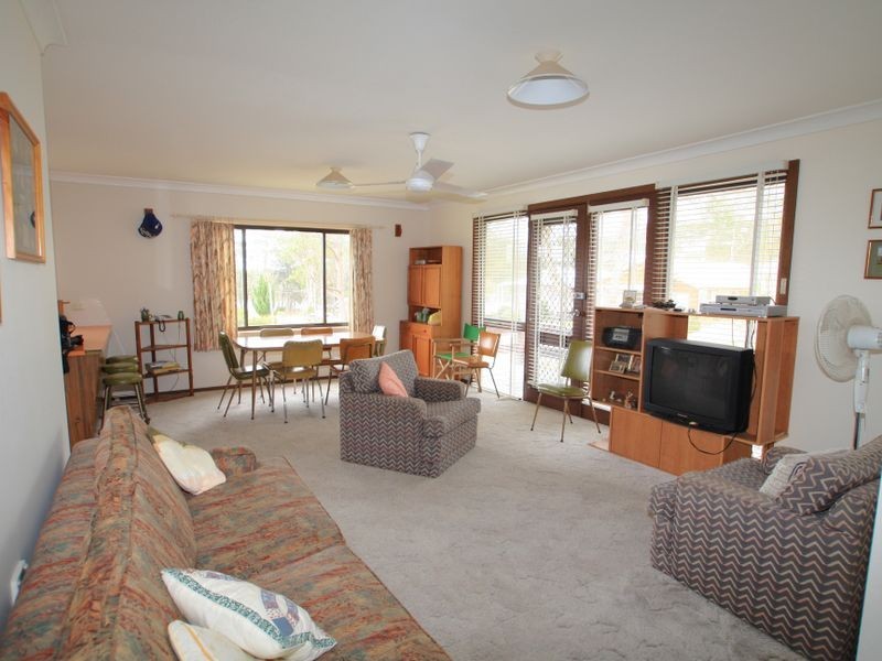 10 Lakeway Avenue, Berrara NSW 2540