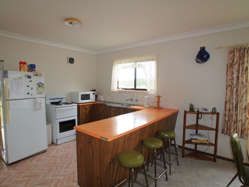 10 Lakeway Avenue, Berrara NSW 2540