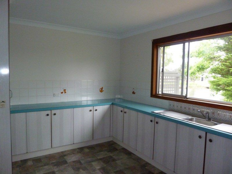 57 Sussex Inlet Road, Sussex Inlet NSW 2540