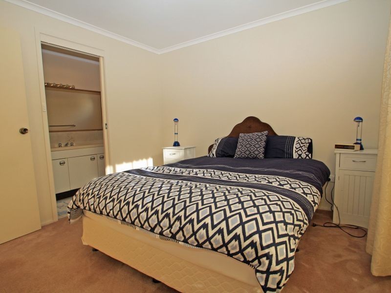 36 Thora Street, Sussex Inlet NSW 2540