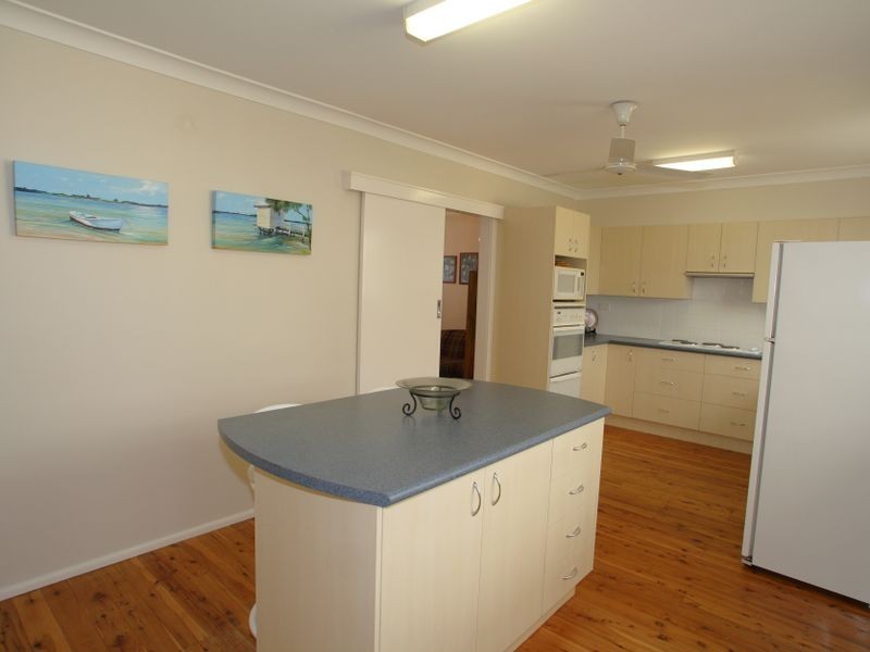 182 River Road, Sussex Inlet NSW 2540