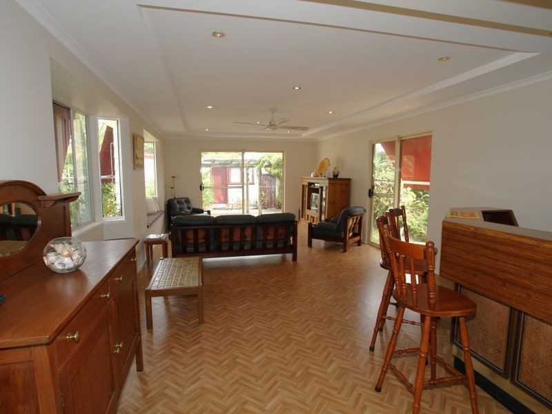 182 River Road, Sussex Inlet NSW 2540