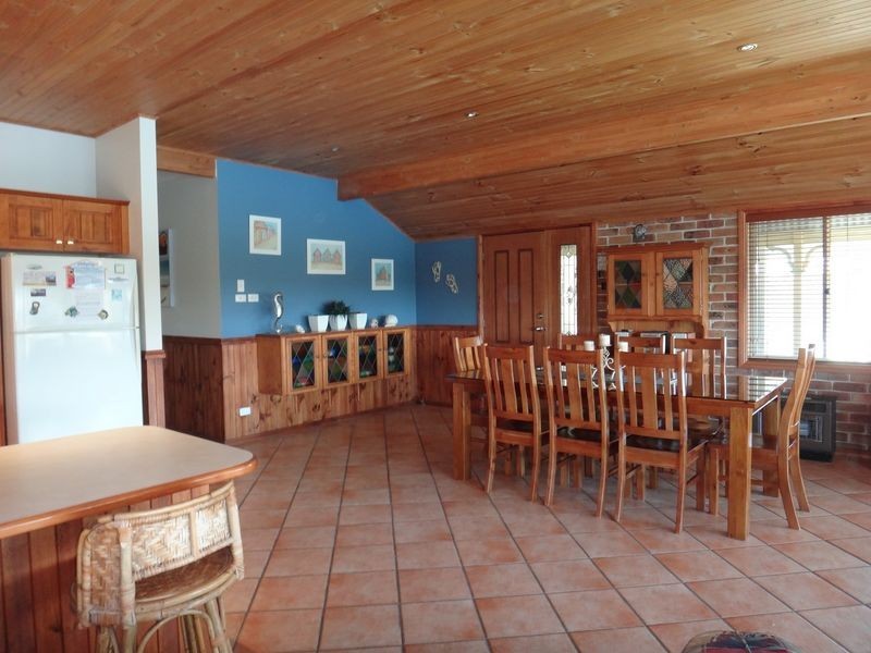 39 Cater Crescent, Sussex Inlet NSW 2540