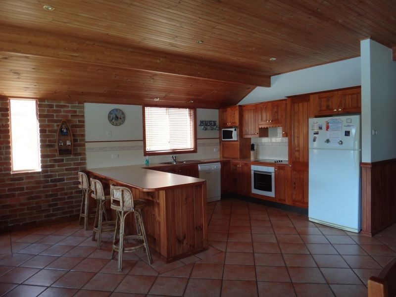 39 Cater Crescent, Sussex Inlet NSW 2540