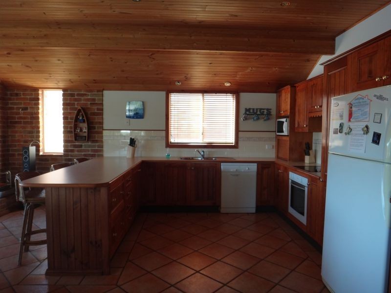 39 Cater Crescent, Sussex Inlet NSW 2540