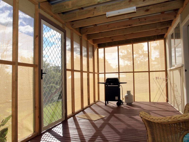 27 Ray Street, Sussex Inlet NSW 2540