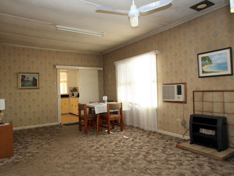 27 Ray Street, Sussex Inlet NSW 2540