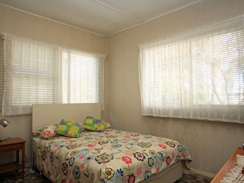 27 Ray Street, Sussex Inlet NSW 2540