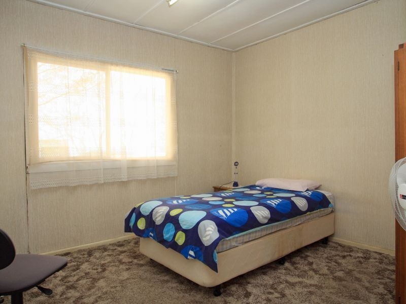 27 Ray Street, Sussex Inlet NSW 2540