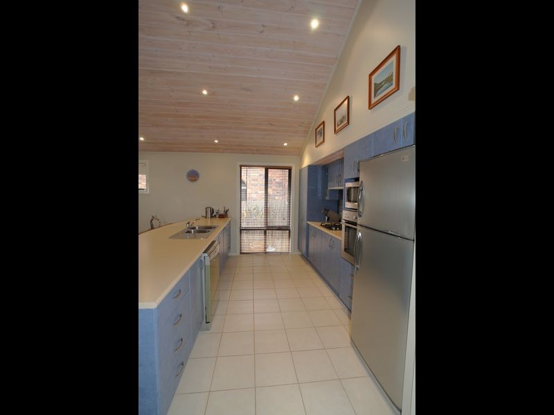 19 Surfway Avenue, Berrara NSW 2540