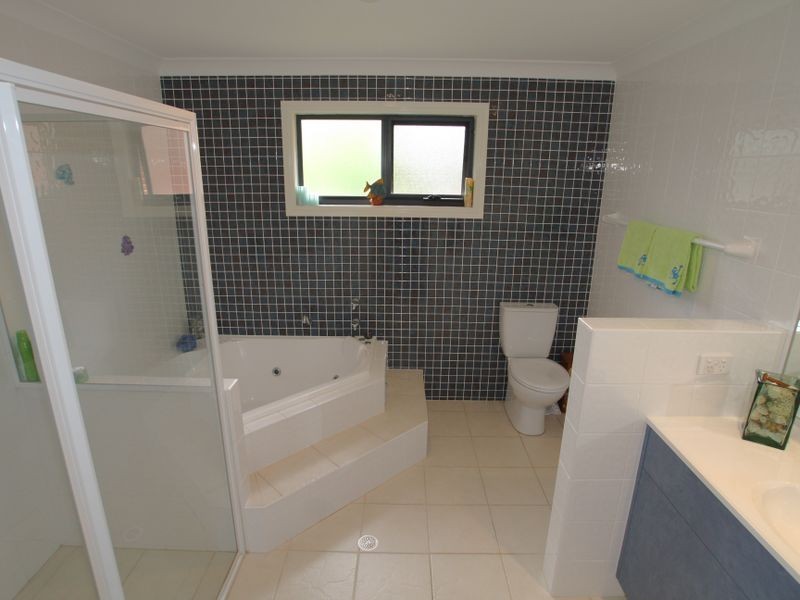 19 Surfway Avenue, Berrara NSW 2540