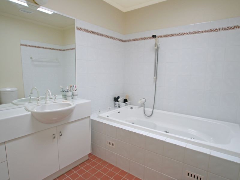 4/50 Jacobs Drive, Sussex Inlet NSW 2540