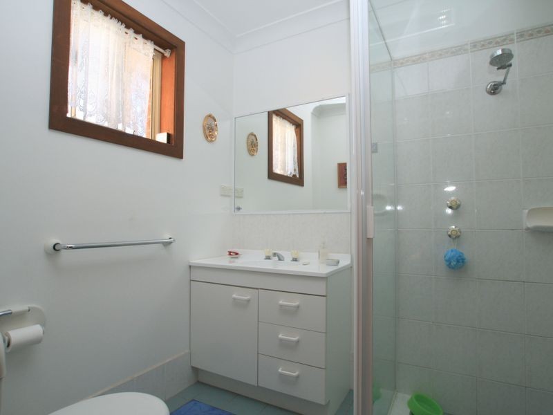 7 Lakeshore Parade, Sussex Inlet NSW 2540