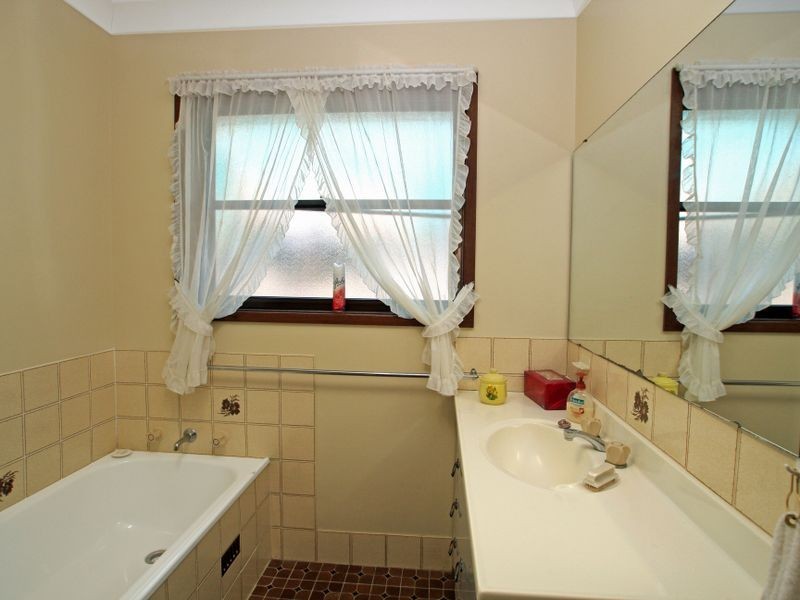 30 Glanville Road, Sussex Inlet NSW 2540